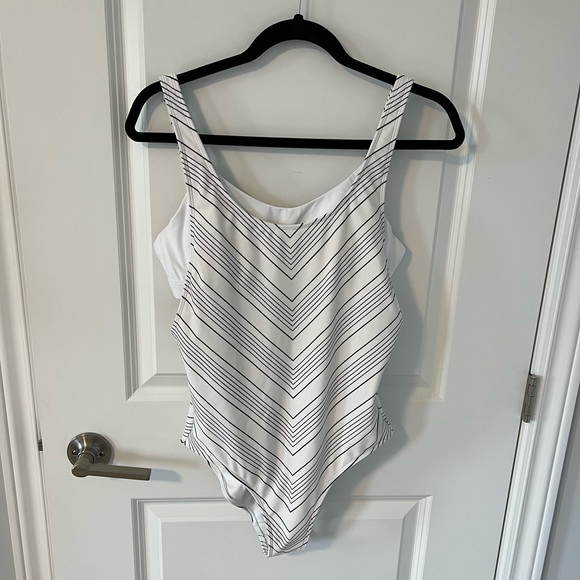 Athleta Chevron High Leg One Piece Swimwear - Picture 4 of 10
